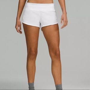 Lululemon Size 8 White Speed Up Low-Rise Lined Short 2.5"